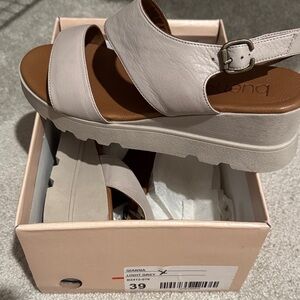 Bueno Light Grey Women's Sandals